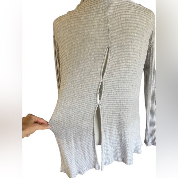 FREE PEOPLE We the Free Size S Ribbed Cowl Neck Gray Tunic Top Split Back Boho - Picture 4 of 14